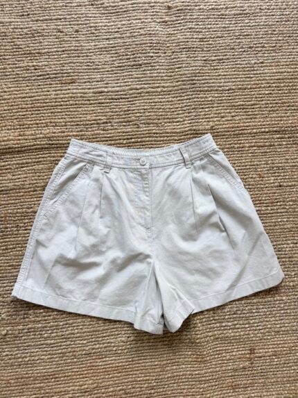 High waisted light beige shorts