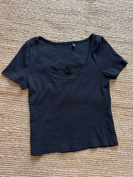Ribbed lace design  top(black)