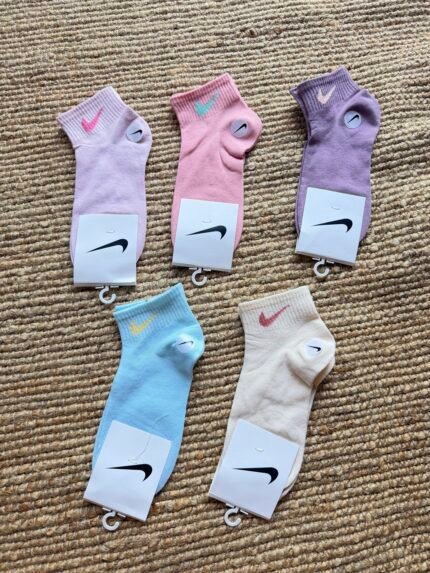 5 pairs of socks